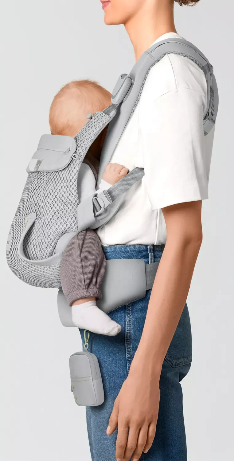 cybex-babytrage-laya-fronttrageweise_762x1500